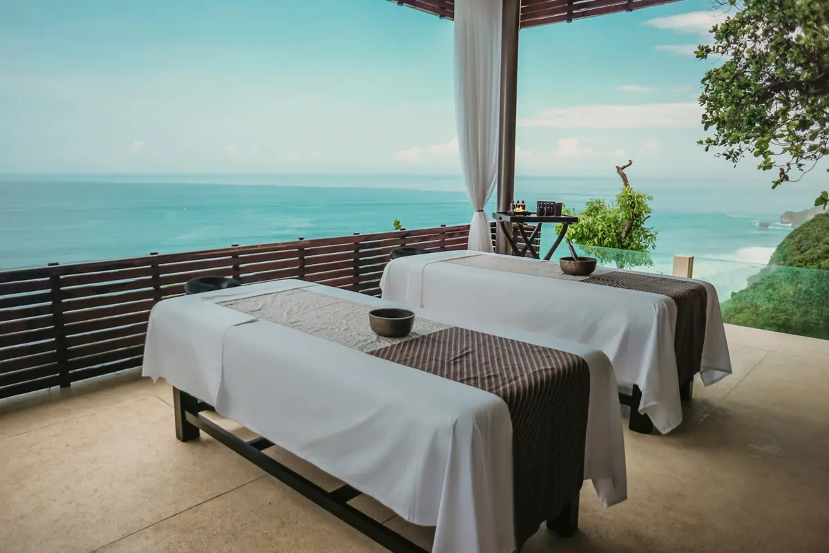 Manjakan Diri dengan Perawatan Spa di Pinggir Tebing Uluwatu Bali