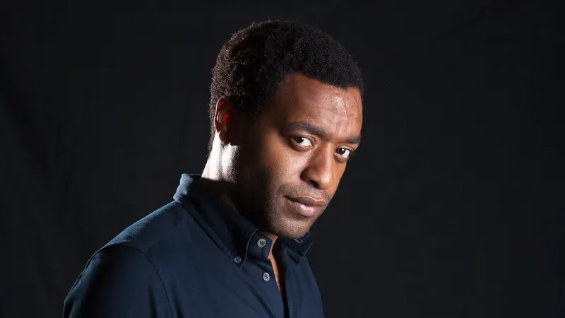 Chiwetel Ejiofor Jadi Tokoh Jahat di Film James Bond Terbaru