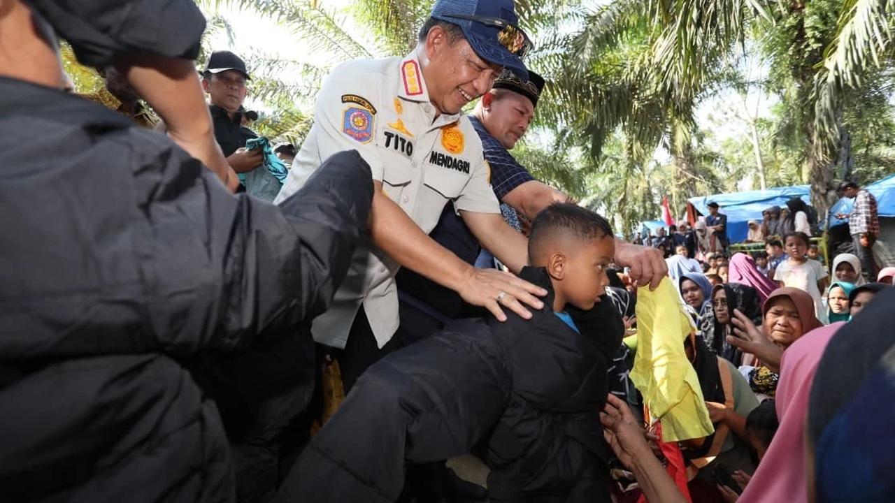 Kasatgas Tito saat melakukan kunjungan kerja ke Dusun Kareung, Desa Buket Linteung, Kecamatan Langkahan, Aceh Utara