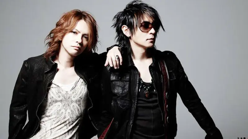 duo-vamps-130924c.jpg