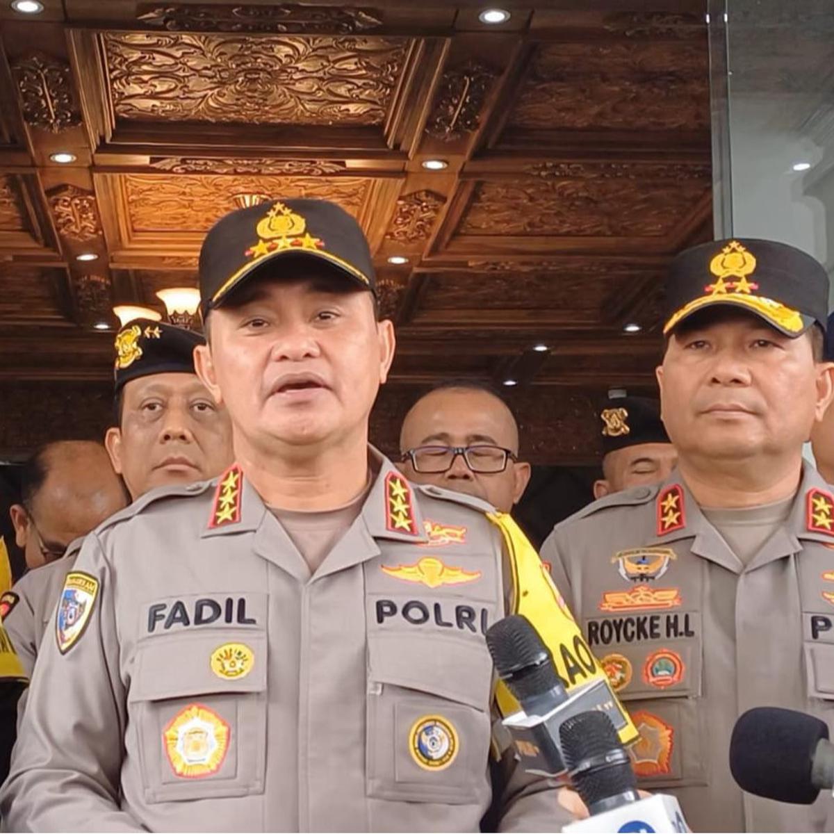 Kepala Operasi (Kaops) Mantap Brata Komisaris Jendral (Komjen) Pol Fadil Imran, Wakil Kepala Operasi (Wakaops) Komjen Pol Imam Widodo dan sejumlah Jenderal Polri datangi Kantor KPU Pusat . (Merdeka.com/Rahmat Baihaqi)