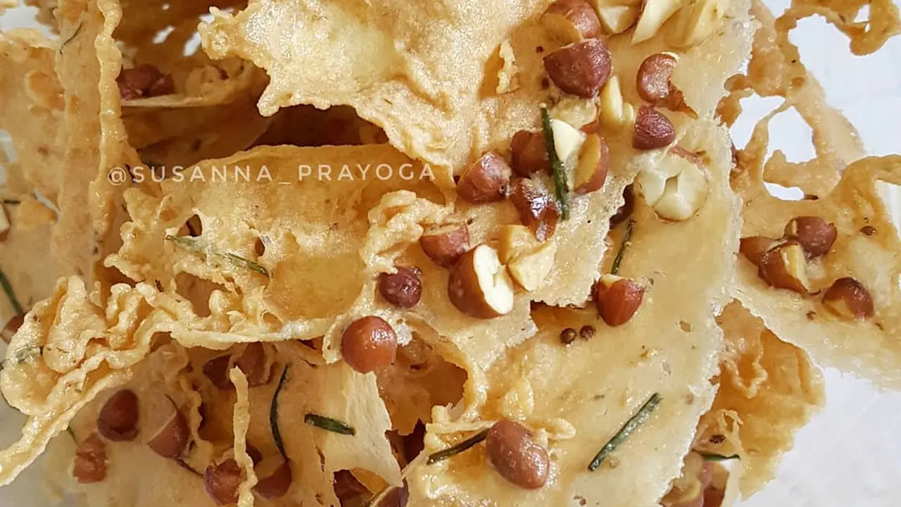 Cara Goreng Peyek agar Tipis dan Gurih, Serap Sedikit Minyak