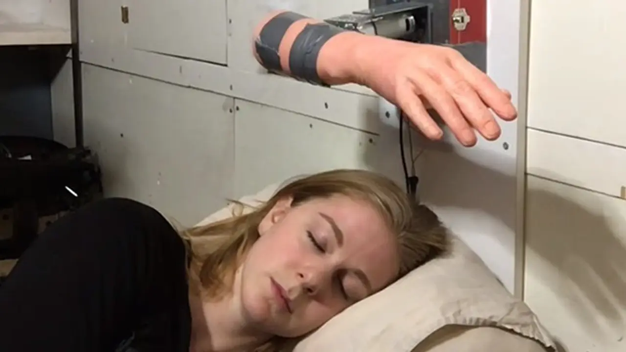 copyright by Youtube.com/Simone Giertz