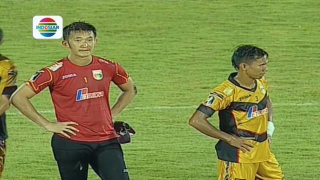 Highlights Piala Presiden 2015 antara Arema Cronus melawan Mitra Kukar, dengan hasil ini Arema Cronus berhasil merebut tempat ketiga di Piala Presiden 2015.