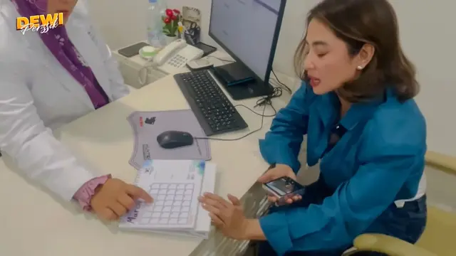 Dewi Perssik Bekukan Sel Telur