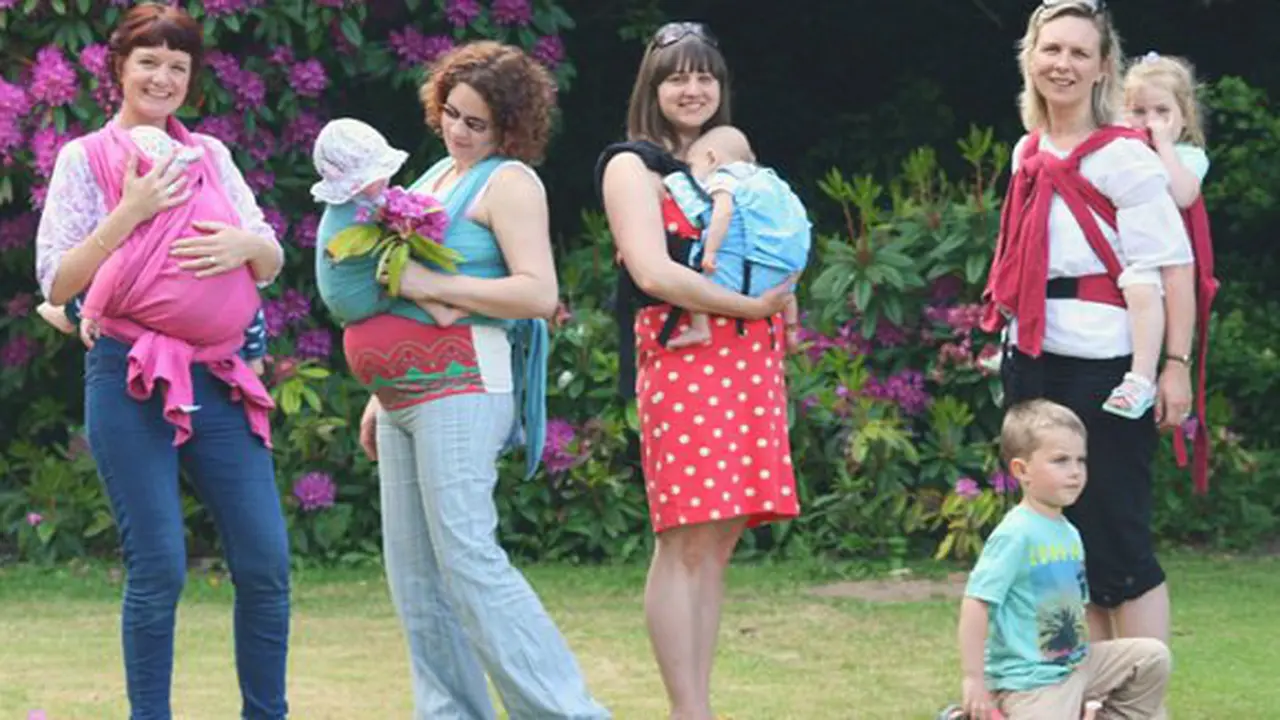 Babywearing/copyright eumom.ie