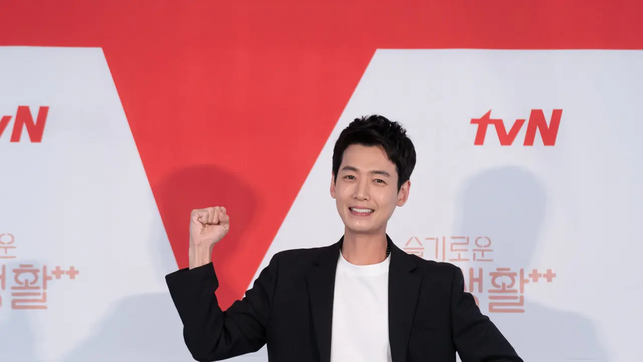 Jung Kyung Ho dalam press conference Hospital Playlist yang digelar Kamis (10/6). (Photo by tvN, Courtesy of Netflix)