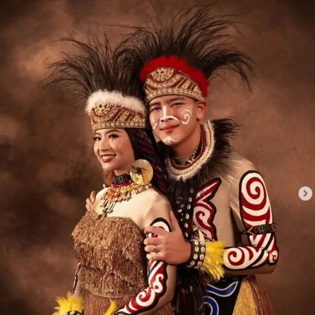 Anak Andika Perkasa Resmi Menikah dengan Iptu Hafiz Akbar, Simak Foto Preweddingnya yang Bertema Adat Jawa sampai Papua.  foto: Instagram @hafizzyakbar