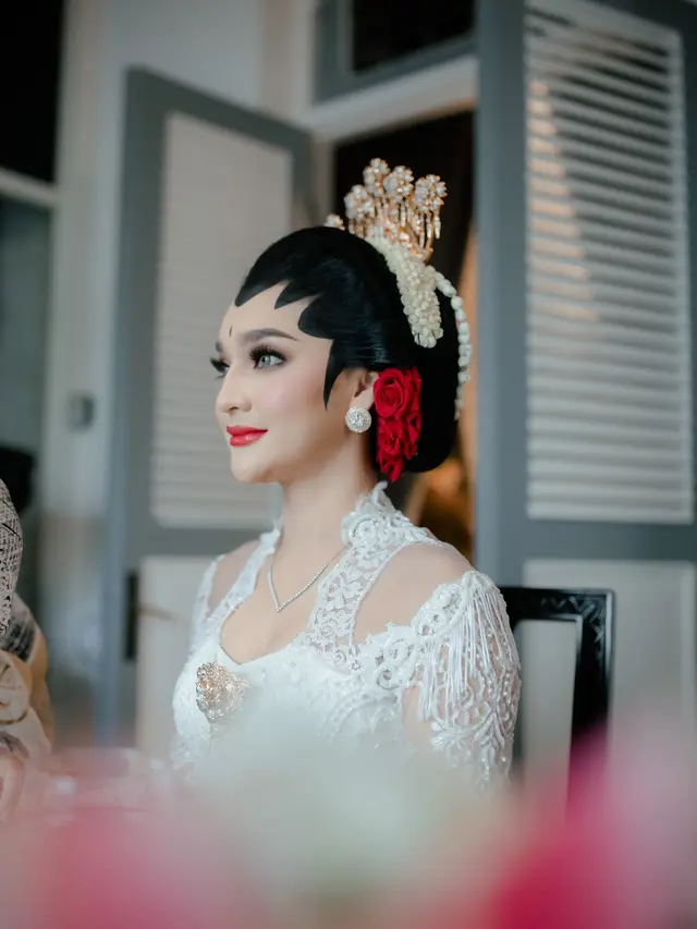 Paranormal Wirang Birawa menggelar pernikahan dengan selebgram Umi Kalsum