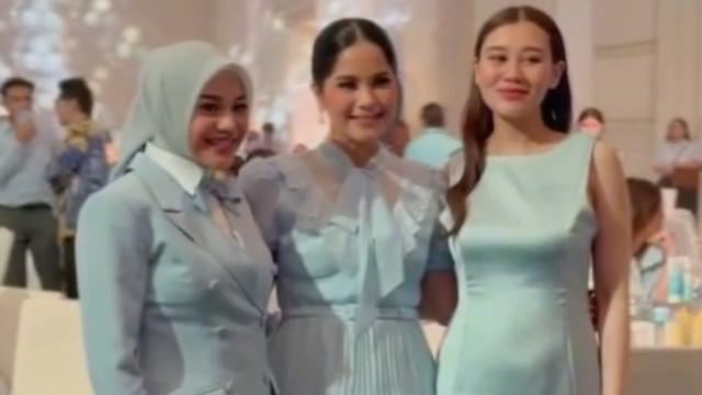 Aurel Hermansyah, Aaliyah Massaid, vs Annisa Pohan