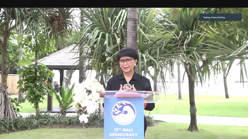 Menlu Retno Marsudi ketika memberikan press briefing kepada awak media secara virtual dalam acara Bali Democracy Forum (BDF) ke-13 pada Kamis (10/12/2020) di Hotel Sofitel, Nusa Dua, Bali.