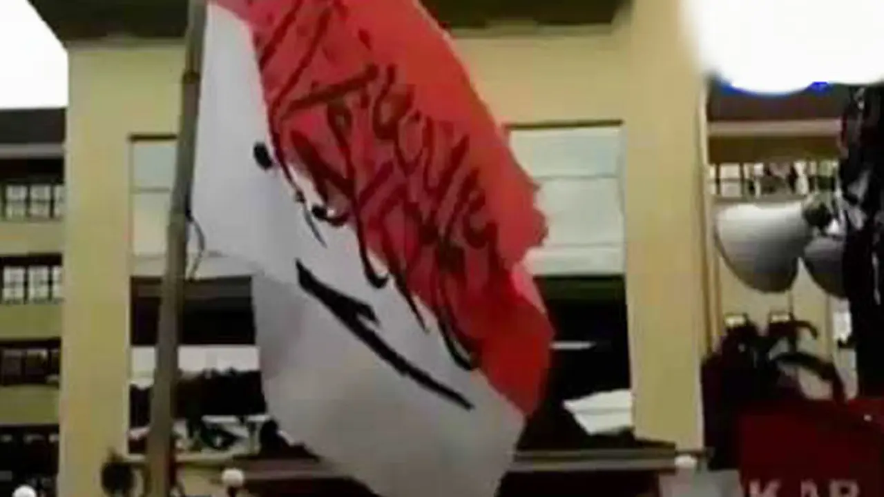 Merah Putih Bertulis Arab