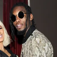 Tak hanya itu, bahkan para penggemar berprasangka bahwa keduanya sudah menikah namun belum merayakannya. (Elite Daily)