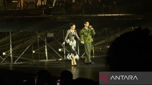 Afgan dan Mahalini Memukau Penonton dengan Duet "Sadis" di Konser Retrospektif