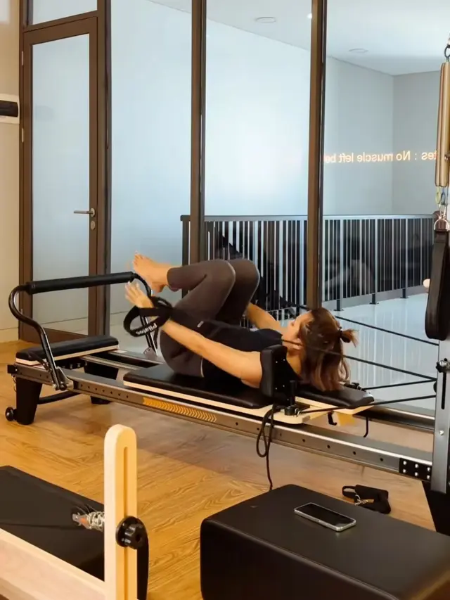 Indah Permatasari Pertama Kali Pilates