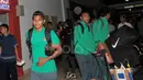 Abduh Lestaluhu dan  Timnas Indonesia saat tiba di Bandara Soekarno-Hatta, Tangerang, (08/12/2016). (Bola.com/Nicklas Hanoatubun)