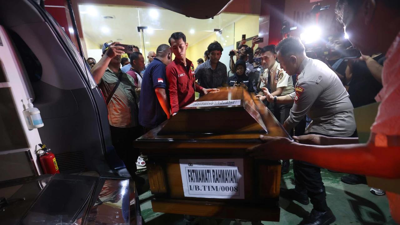 Korban Meninggal Dunia Tabrakan Kereta di Bekasi Bertambah 1, Total jadi 16 Orang