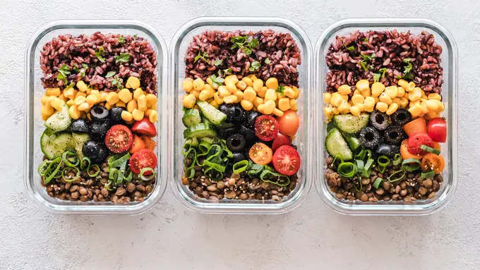 7 Tips Menyimpan Meal Prep agar Tahan Lama di Dalam Kulkas