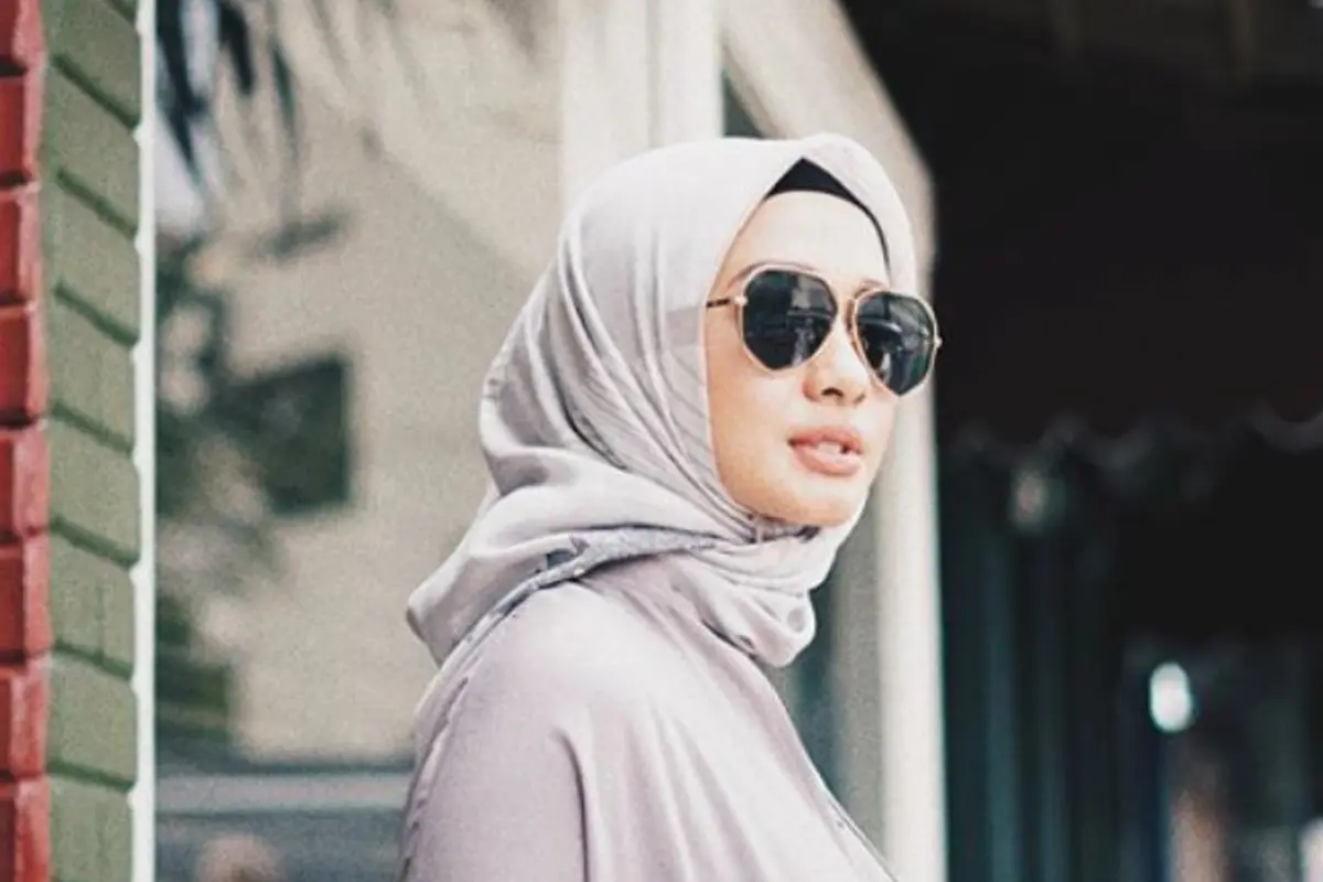 Selalu Menawan, Ternyata Ini Lipstik Andalan Laudya Cynthia Bella