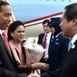 Presiden RI Joko Widodo dan Ibu Negara Iriana saat tiba di Da Nang Vietnam untuk menghadiri KTT APEC 2017. (10/11/2017) (Bey Machmudin/Deputi Bidang Protokol, Pers, dan Media Sekretariat Presiden)