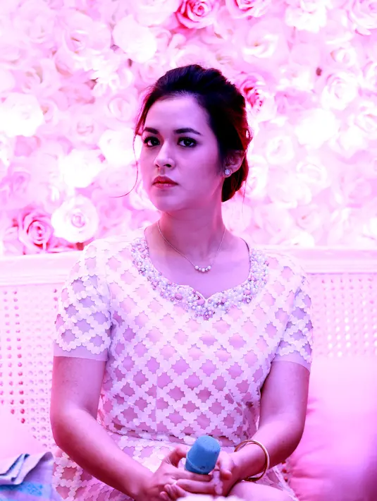 Dijumpai di kawasan Wijaya, Jakarta Selatan, Selasa (1/9/2015), Raisa mengungkap jika wanita itu harus percaya diri dan terus merawat diri. (Wimbarsana/Bintang.com)