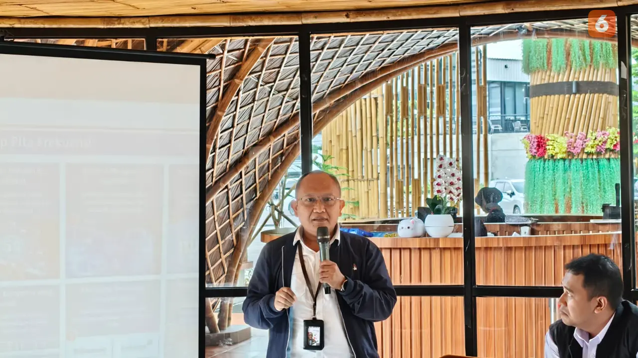 Chairman of Working Group Spectrum ATSI Rudi Purwanto