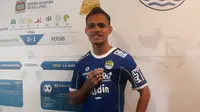 Bek sayap anyar Persib Bandung, Rezaldi Hehanussa. (Bola.com/Erwin Snaz)