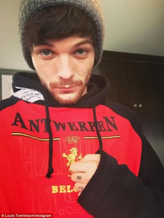 Tiga tahun menjalin hubungan, Louis Tomlinson dan Eleanor Calder terpaksa mengakhiri hubungan mereka di tahun 2015. (doc.dailymail.com)