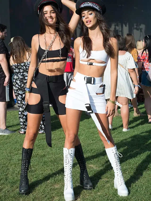 [Bintang] Tampil Modern Country, Tipe Sepatu Ini yang Paling Tren di Festival Musik Coachella 2018
