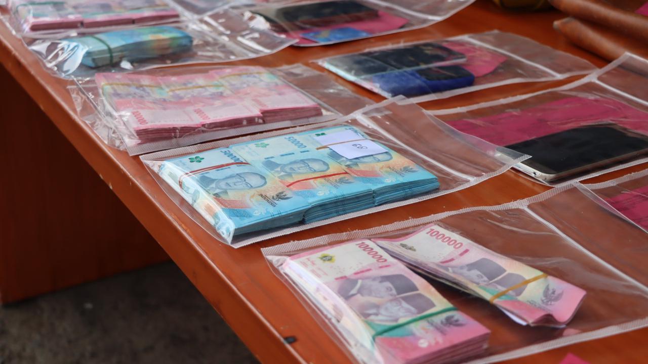 Viral Emak-Emak Diamankan Warga Diduga Belanja Pakai Uang Palsu di Pasar Ujungberung Bandung