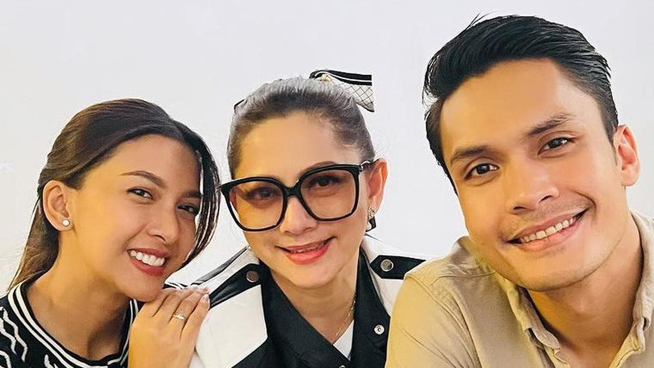 6 Potret Cut Keke 'Mama Astrid' bareng Pemain Takdir Cinta yang Ku Pilih, Akrab Bak Keluarga