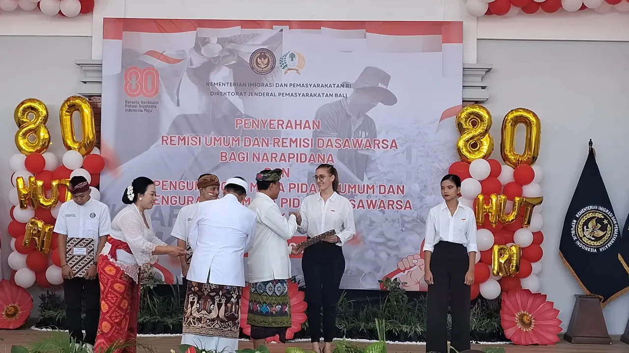 Sebanyak 3.754 narapidana dan anak binaan di Bali memperoleh Remisi dalam rangka peringatan Hari Ulang Tahun ke-80 Republik Indonesia 2025, Minggu (17/8/2025).