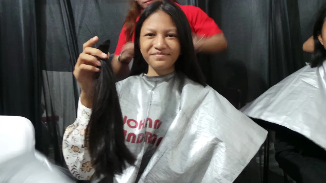 Tak Cuma Artis, Anak Muda Juga Pede Botak Demi Penderita Kanker