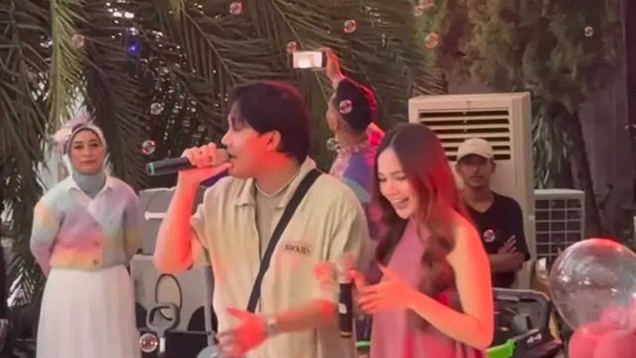 10 Potret Mahalini Pakai Mini Dress Pink di Ultah Azura, Diduga Hamil