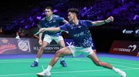 Ganda putra Indonesia Fajar Alfian/Muhammad Shohibul Fikri harus puas sebagai runner up Denmark Open 2025. Fajar/Fikri dikalahkan&nbsp;pasangan Jepang Takuro Hoki/Yugo Kobayashi pada&nbsp;laga final di Jyske Bank Arena, Minggu (19/10) malam WIB.&nbsp;(foto: PBSI)