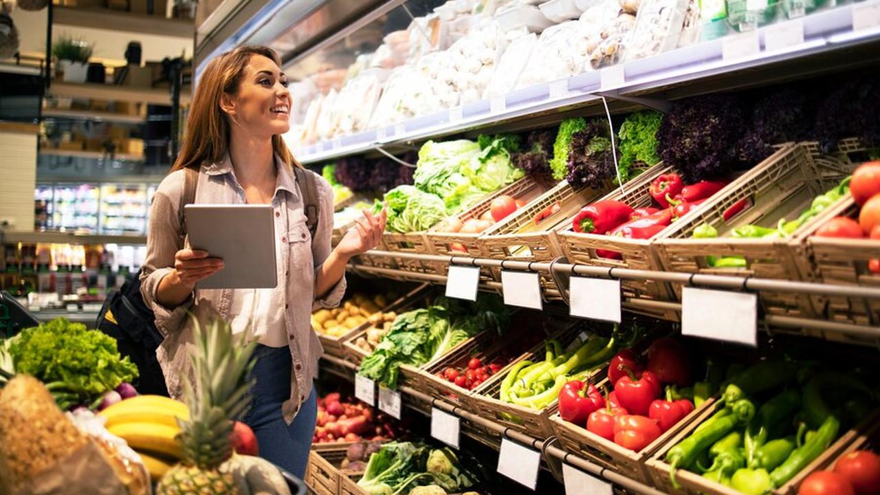 Ilustrasi Belanja Buah dan Sayur