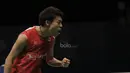 Tunggal putra Jepang, Sakai Kazumasa, mengalahkan tunggal putra India, Prannoy H.S, pada laga semifinal Indonesia Open 2017 di JCC, Sabtu, (17/6/2017). Sakai menang 17-21 28-26 21-18. (Bola.com/M Iqbal Ichsan)