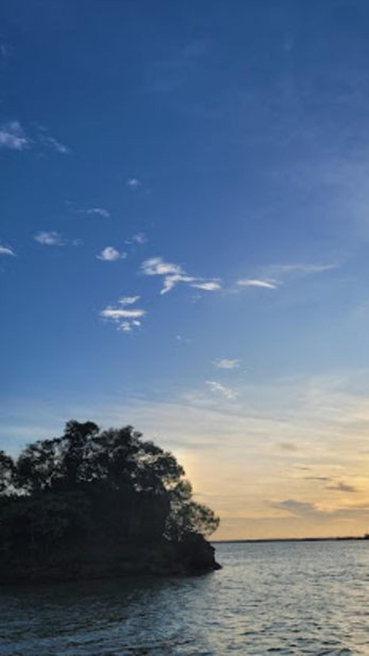2. Pantai Melawai<br>