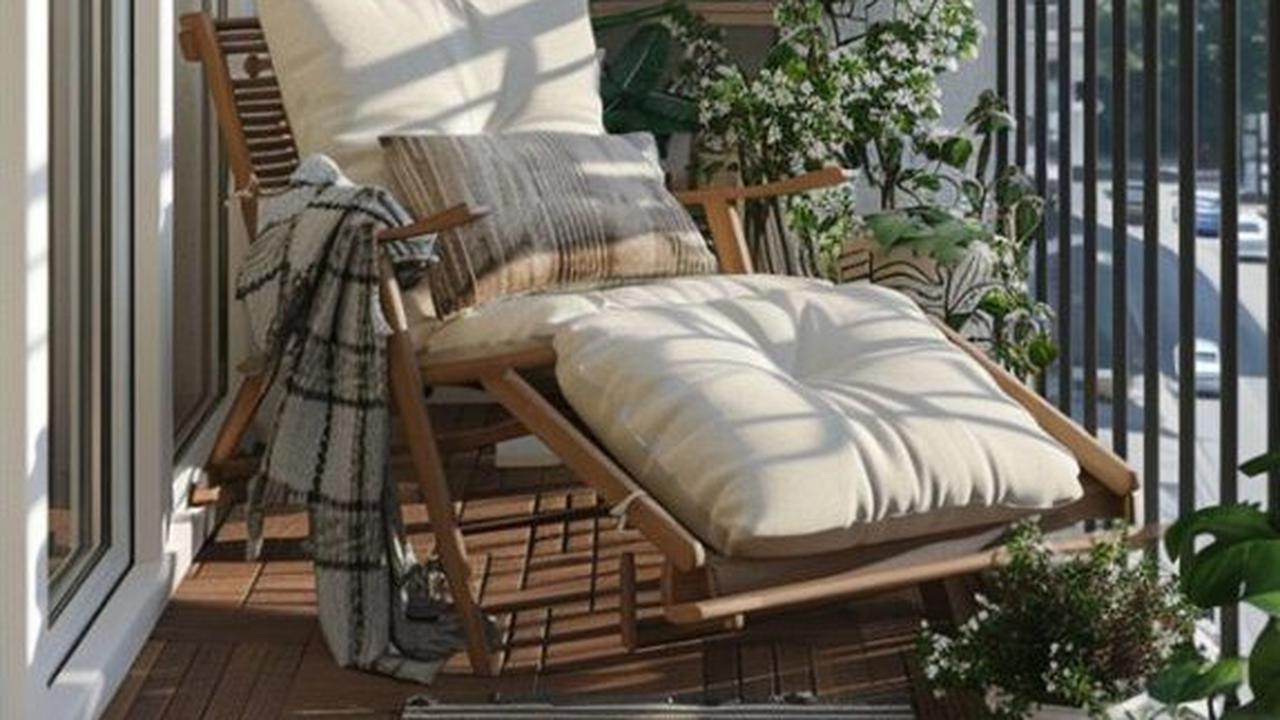 Ilustrasi Balkon Minimalis yang Mungil (©Pinterest)
