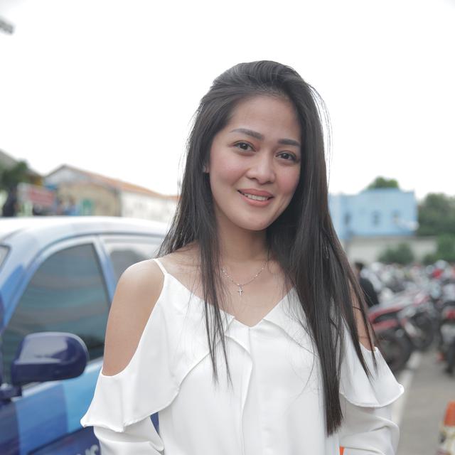 Gracia Indri Tinggal Di Rumah Adiknya Bersama Ibunda Ini 7 Potretnya Showbiz Liputan6 Com