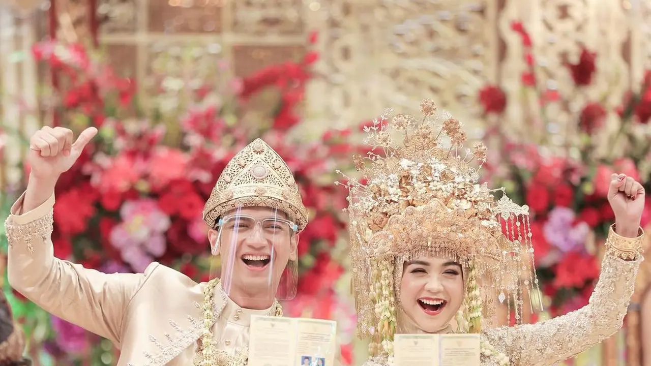 Teuku Ryan dan Ria Ricis. (Foto: Dok. Clinovic Photograophy dari Instagram @riaricis1795)