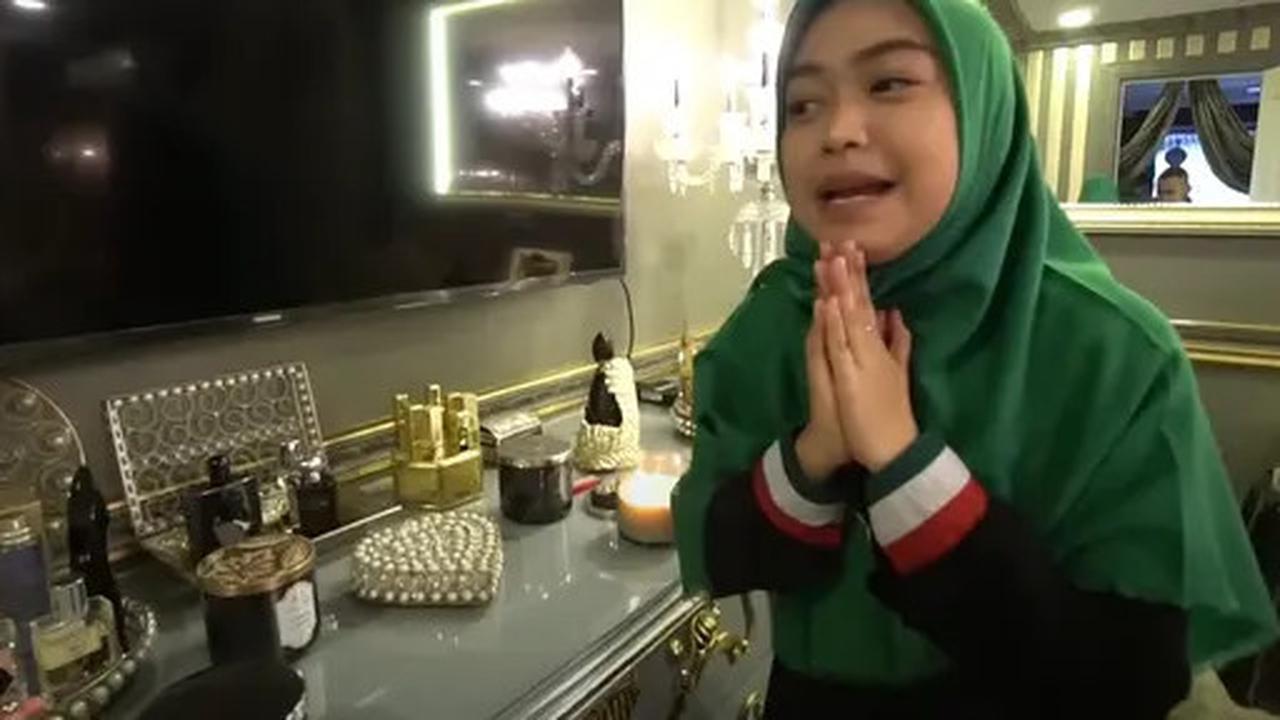 7 Potret Kamar Tidur Tasya Farasya yang Mewah, Bergaya Klasik dengan Sentuhan Emas