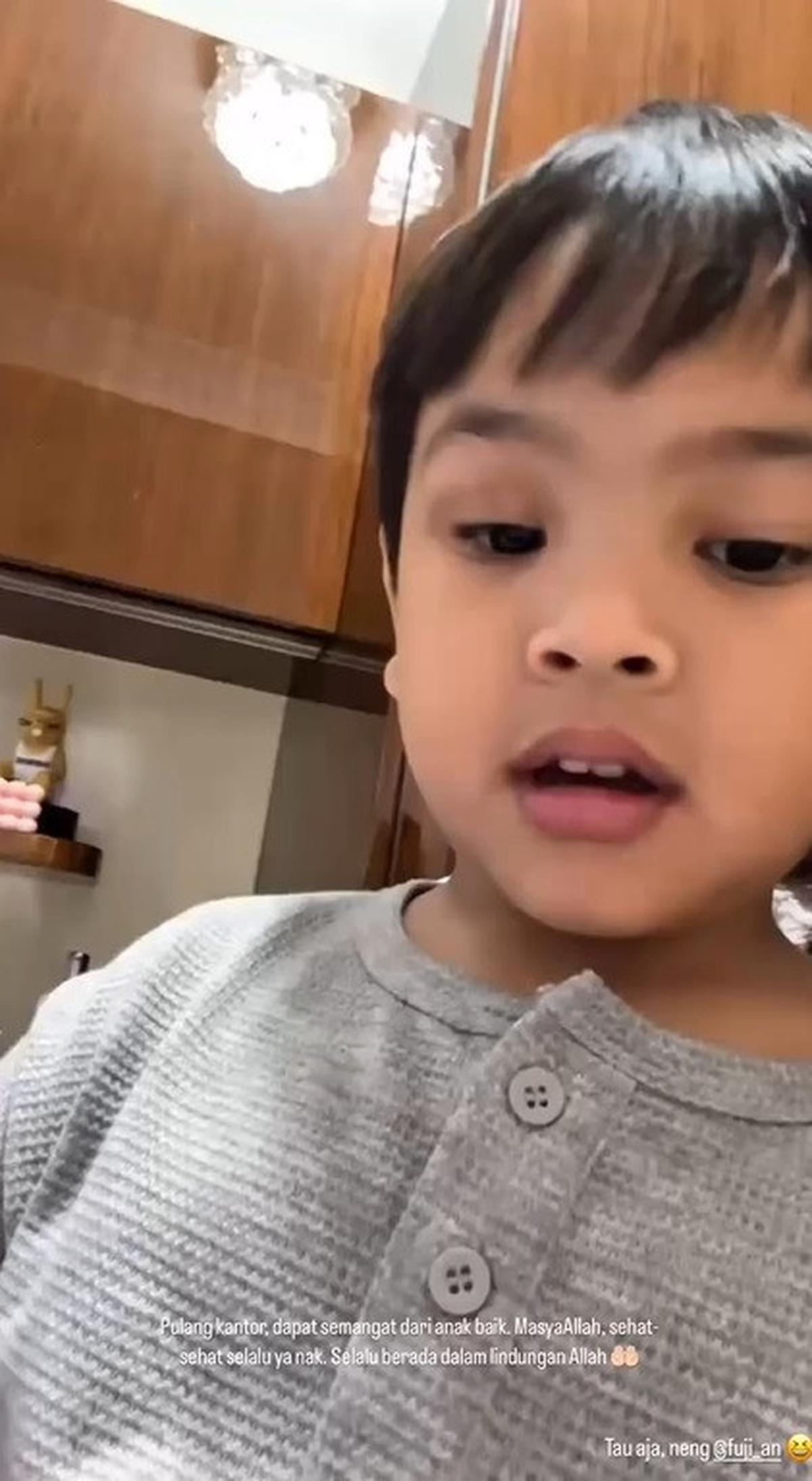 Verrell Bramasta Dapat Semangat dari Gala Sky, Fuji: Kiss Bye-nya Mana?