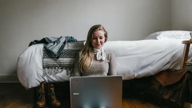 5 Tips Mudah Melindungi Kulit dari Bahaya Blue Light