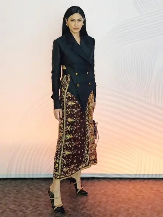 Dian Sastrowardoyo selalu memukau [Instagram/therealdisastr]