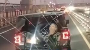 Maung TNI Ringsek Ditabrak Bus di Jembatan Suramadu