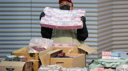 KPK Perlihatkan Uang Sitaan Rp106 Miliar Hasil OTT Kasus Dugaan Suap HGB