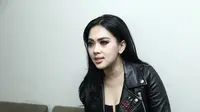 Syahrini Sinis Ditanya soal Bibir Berlian Bos First Travel