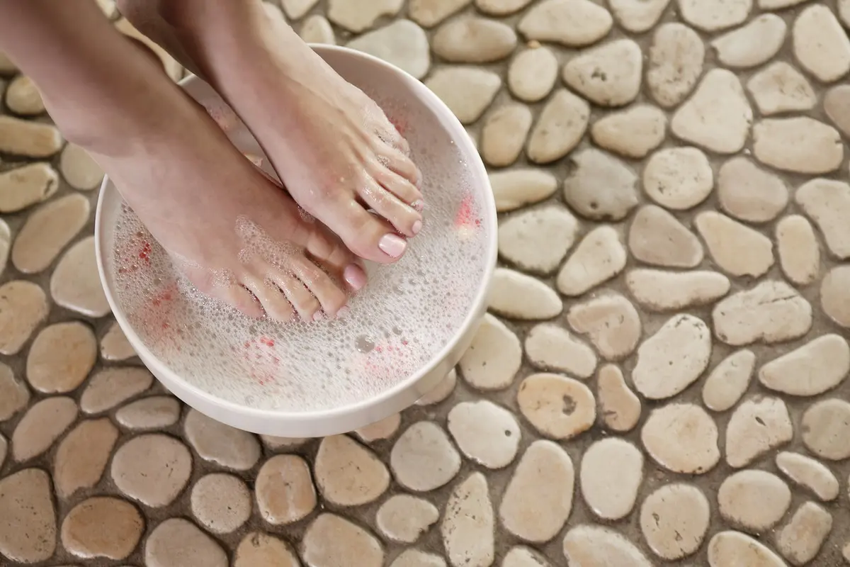 [Bintang] 6 Cara Sederhana Mengusir Bau Kaki