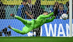 Barcelona Umumkan Transfer Kiper Dominik Livakovic